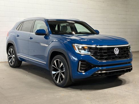 Used 2025 Volkswagen Atlas Cross Sport SEL Premium R-Line image 6