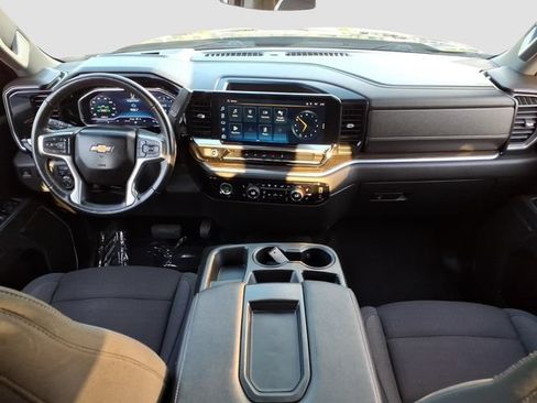 Used 2022 Chevrolet Silverado 1500 LT AWD/4WD image 19