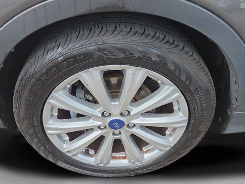 Used 2017 Ford Escape Titanium image 34