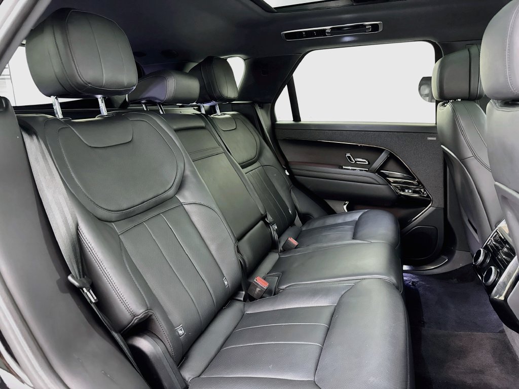 Used 2024 Land Rover Range Rover Sport SE AWD/4WD image 28