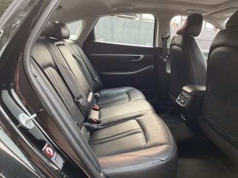 Used 2022 Hyundai Sonata Limited w/ Cargo Package FWD image 16