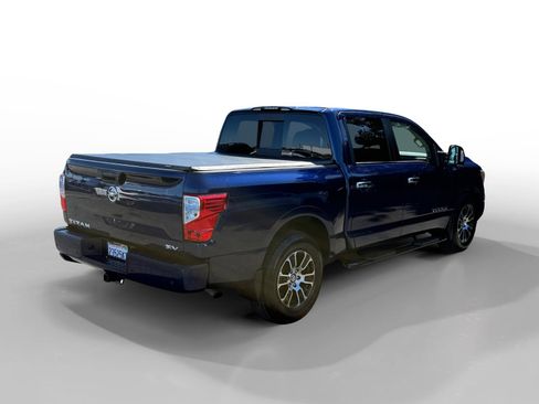 Used 2021 Nissan Titan SV w/ SV Convenience Package RWD image 5