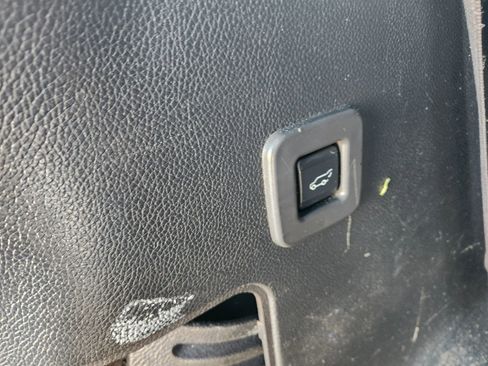 Used 2010 Ford Expedition Limited image 16