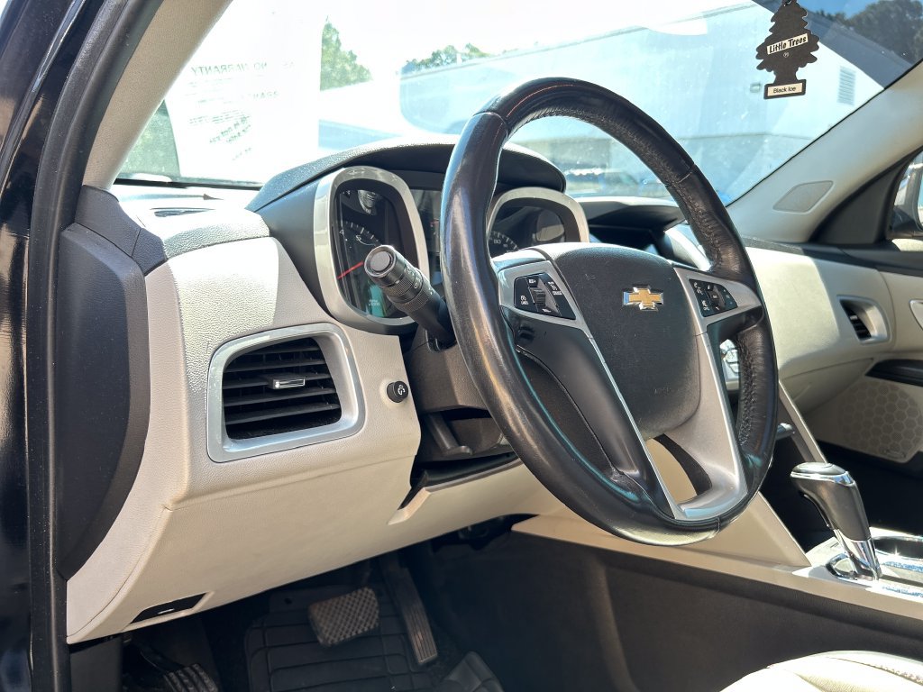 Used 2017 Chevrolet Equinox Premier w/ Enhanced Convenience Package FWD image 8