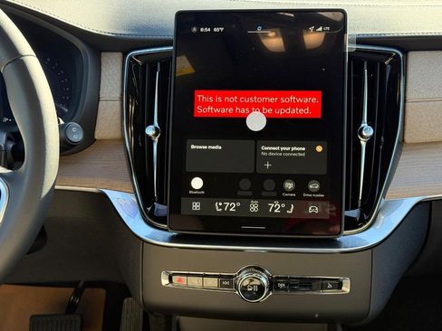 New 2026 Volvo XC90 B6 Plus w/ Protection Package Premier image 9