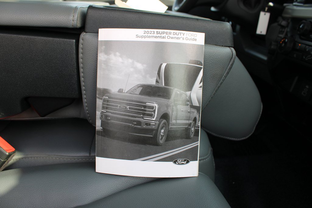 Used 2023 Ford F550 4x4 Regular Cab Super Duty image 33
