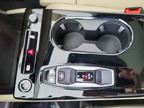 Used 2025 Audi A6 e-tron Prestige w/ Beige Warm Weather Package image 49