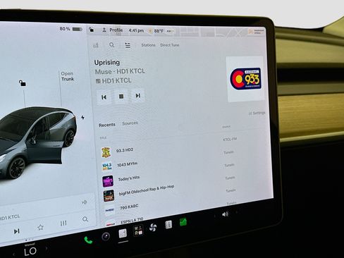 Used 2022 Tesla Model Y Long Range AWD/4WD image 21
