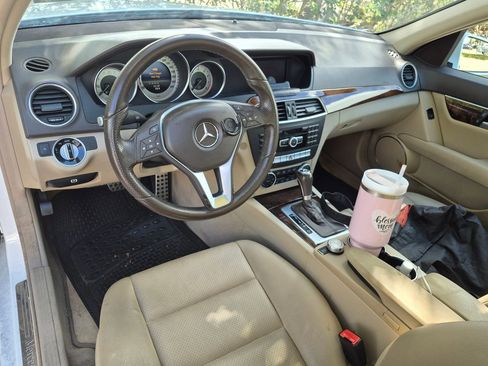 Used 2014 Mercedes-Benz C 250 Sedan image 4