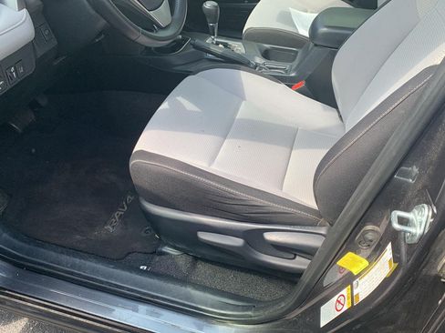 Used 2017 Toyota RAV4 XLE FWD image 22