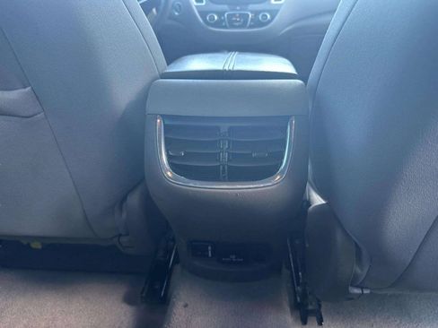 Used 2016 Chevrolet Malibu LT FWD image 15
