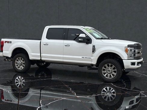 Used 2019 Ford F350 Limited image 8