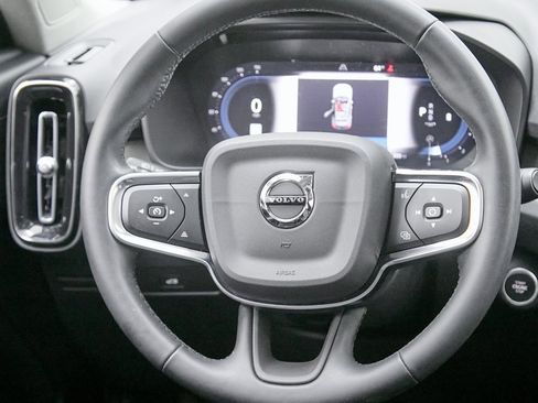 Used 2023 Volvo XC40 B5 Ultimate w/ Protection Package Premier image 27