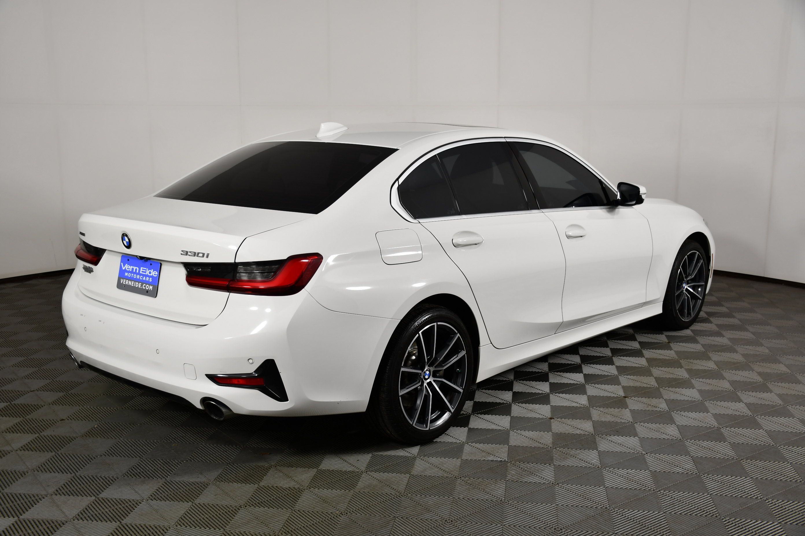 Used 2019 BMW 330i xDrive Sedan w/ Driving Assistance Package AWD/4WD image 6