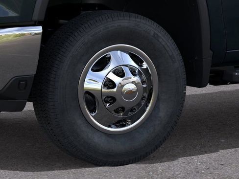 New 2026 Chevrolet Silverado 3500 LT image 9