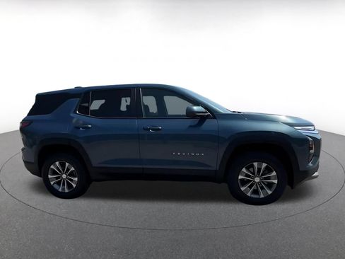 Used 2025 Chevrolet Equinox LT FWD image 15