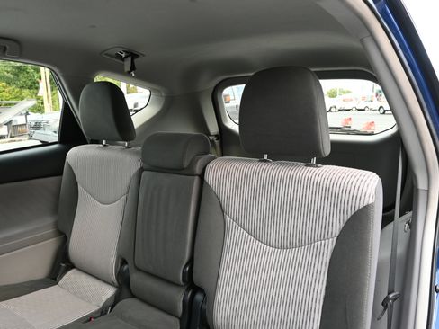 Used 2017 Toyota Prius V Three image 19