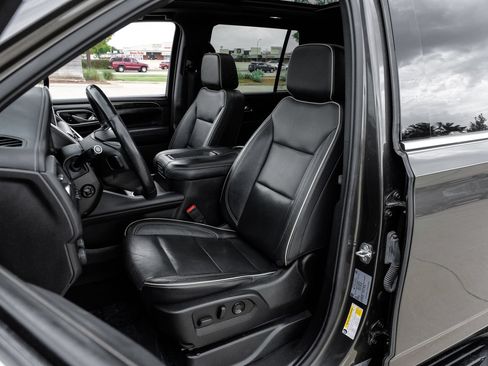 Used 2021 Chevrolet Tahoe Premier w/ Premium Package RWD image 33