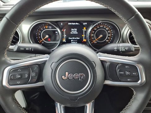 Used 2023 Jeep Gladiator Overland image 11