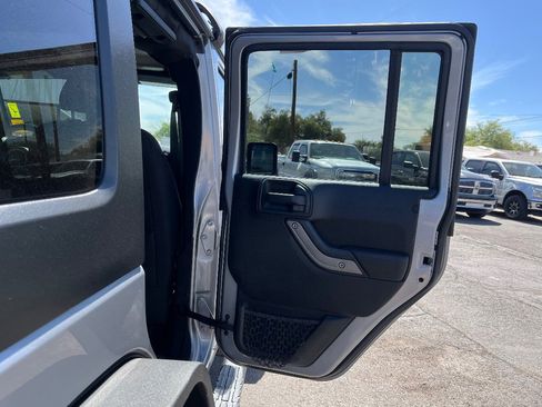 Used 2018 Jeep Wrangler Unlimited Sport S AWD/4WD image 30