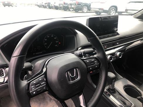 Used 2025 Honda Civic Sport image 9