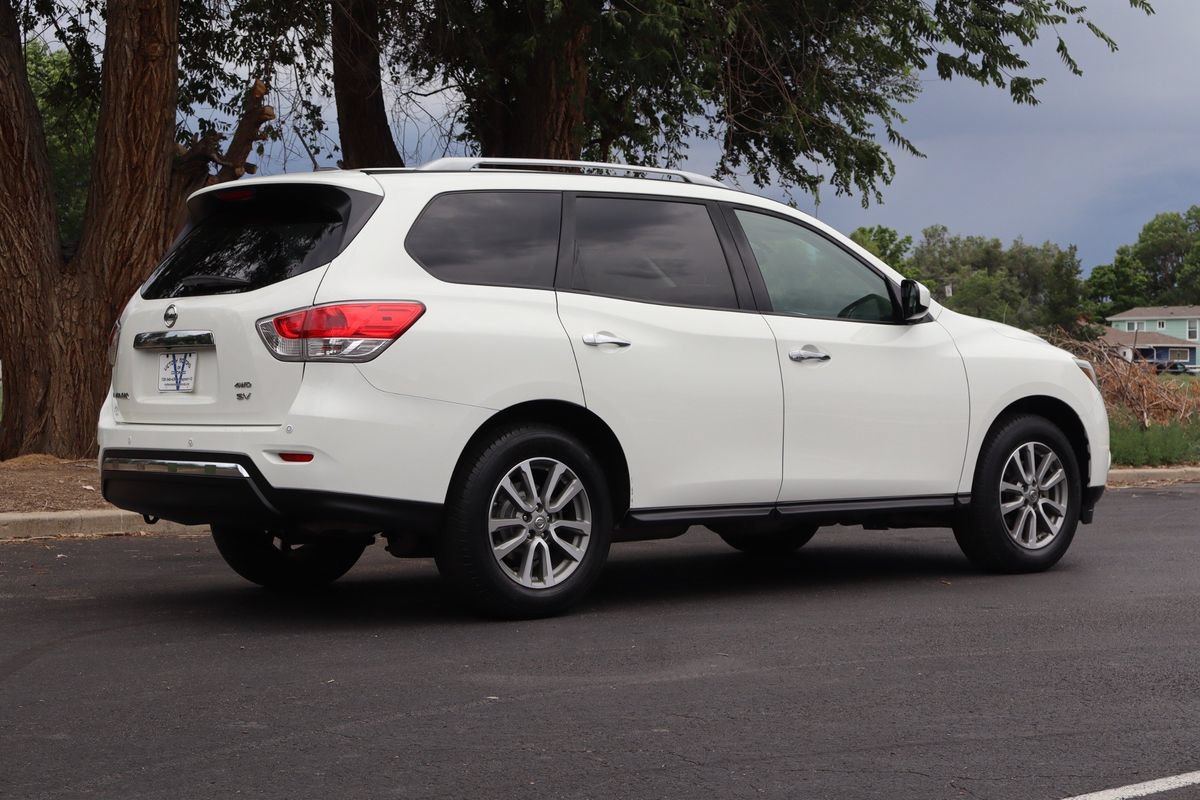 Used 2016 Nissan Pathfinder SV AWD/4WD image 5