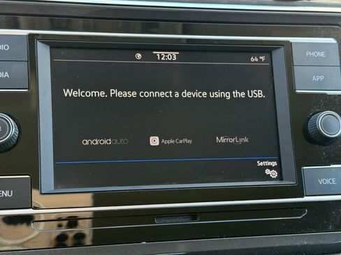 Used 2022 Volkswagen Tiguan S image 11