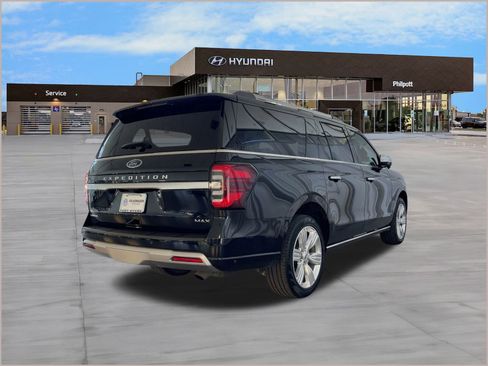 Used 2024 Ford Expedition Max Platinum image 9