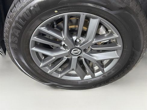 Used 2023 Nissan Rogue S FWD image 11