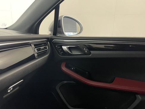 Used 2024 Porsche Macan S image 14
