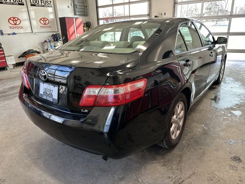 Used 2009 Toyota Camry LE image 4