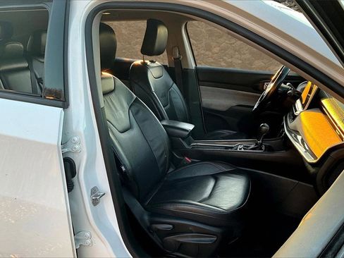 Used 2022 Jeep Compass Latitude image 7