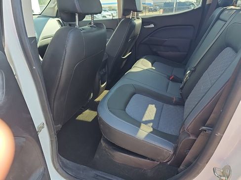 Used 2017 Chevrolet Colorado Z71 AWD/4WD image 3