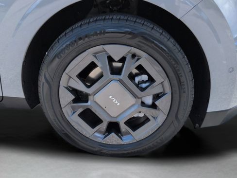 Certified 2026 Kia Carnival SX FWD image 13