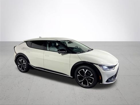 Used 2022 Kia EV6 Wind w/ Wind Technology Package AWD/4WD image 4