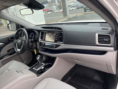 Certified 2019 Toyota Highlander Plus image 16