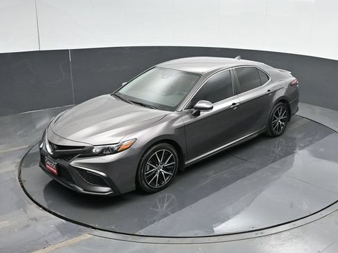 Used 2023 Toyota Camry SE w/ Convenience Package FWD image 47