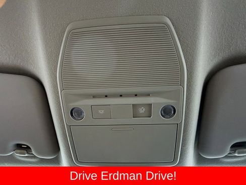 Used 2025 Nissan Kicks SR FWD image 17