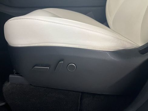 Used 2023 Tesla Model Y Long Range image 50