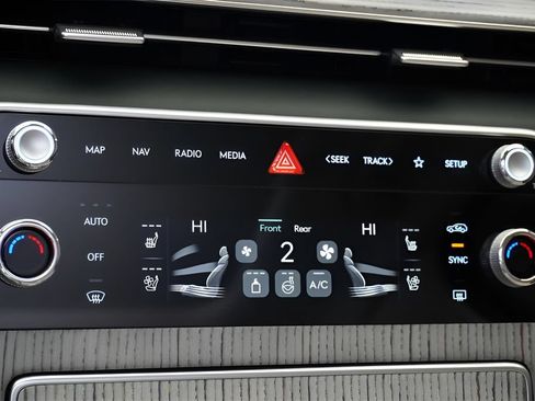 Certified 2025 Genesis GV80 2.5T Advanced AWD/4WD image 21
