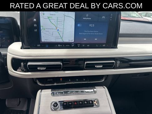 Used 2025 Lincoln Aviator Reserve w/ Equipment Group 201A AWD/4WD image 16