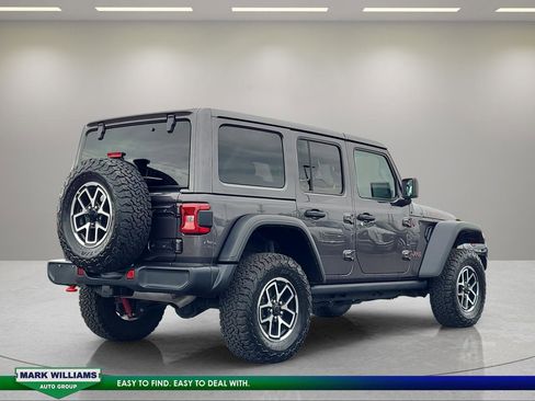 Used 2025 Jeep Wrangler Unlimited Rubicon AWD/4WD image 4