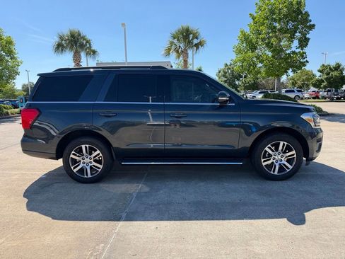 Used 2022 Ford Expedition XLT RWD image 6