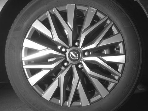 Used 2025 Nissan Altima 2.5 SV FWD image 13