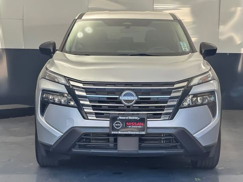 Used 2024 Nissan Rogue S AWD/4WD image 8