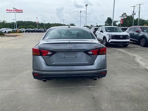 Used 2025 Nissan Altima 2.5 SR FWD image 6