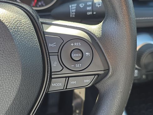 Used 2019 Toyota RAV4 LE FWD image 28