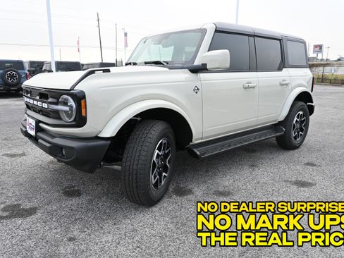 New 2025 Ford Bronco Outer Banks AWD/4WD image 8