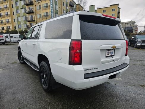 Used 2018 Chevrolet Suburban LT image 6
