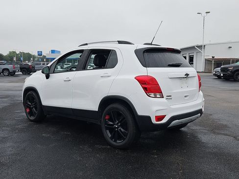 Used 2020 Chevrolet Trax LT w/ Sun & Sound Package FWD image 15